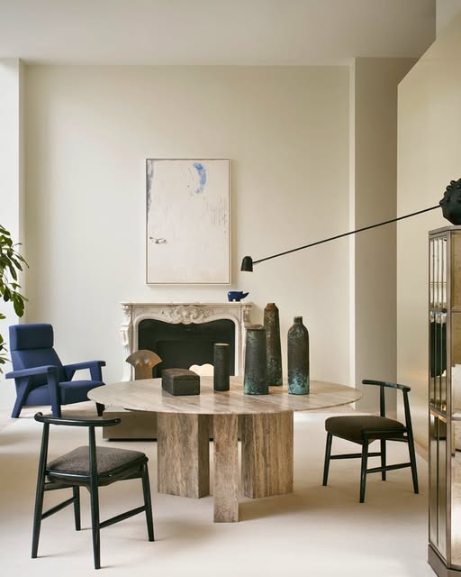 Plinto by @meridiani.livinginteriors turns the idea of stability into a sculptural presence. An iconic and versatile ...
